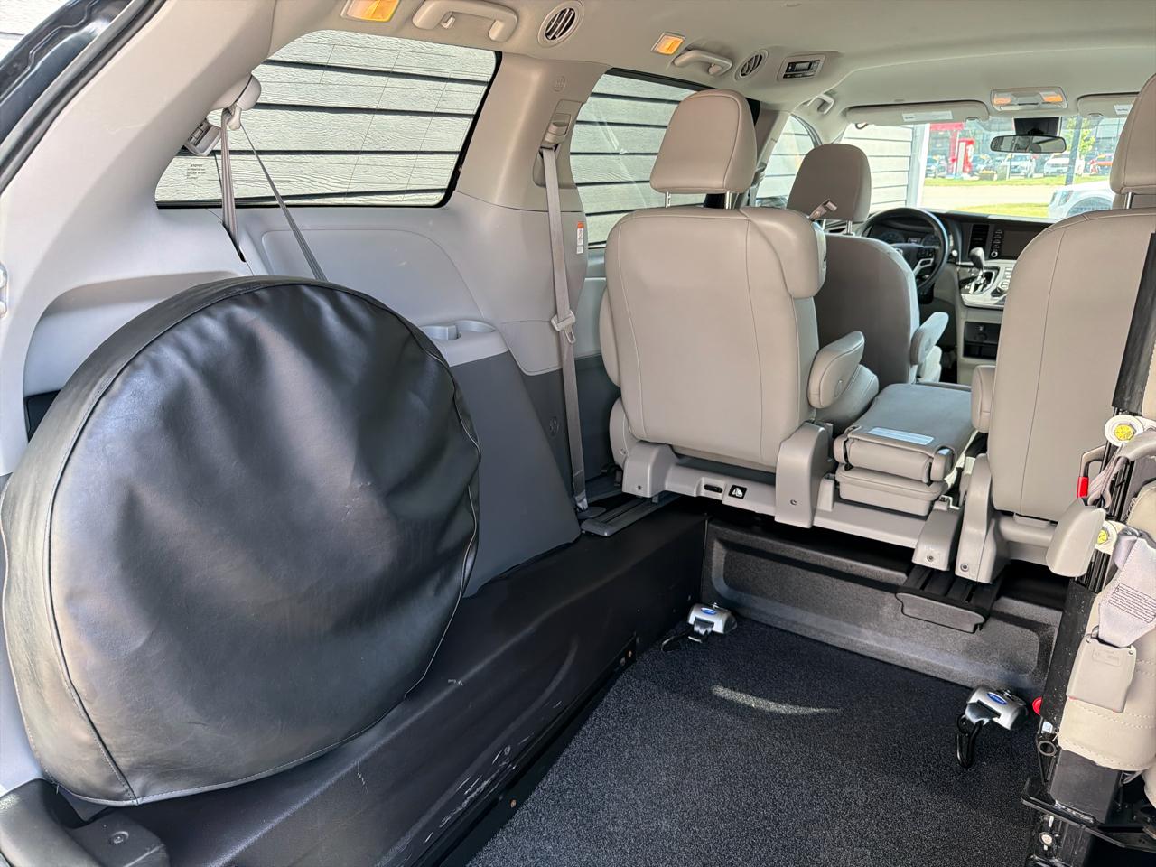 Toyota Sienna L FWD 7-Passenger (Natl) 2020
