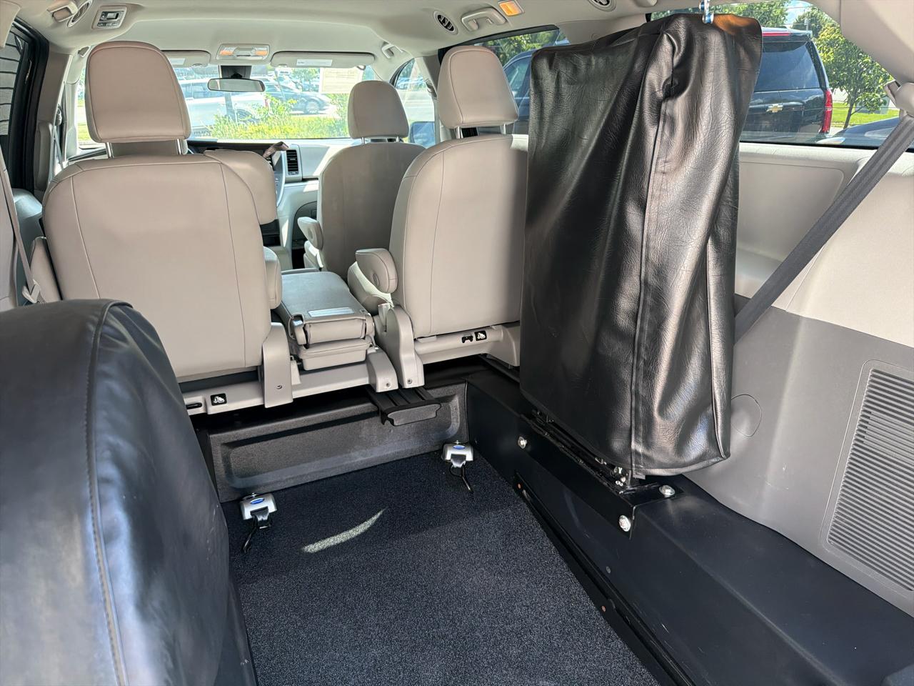 Toyota Sienna L FWD 7-Passenger (Natl) 2020