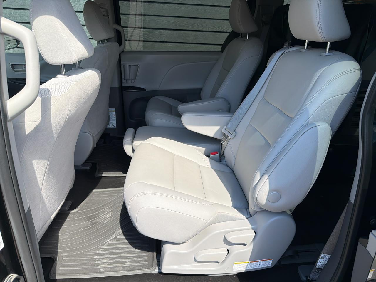 Toyota Sienna L FWD 7-Passenger (Natl) 2020