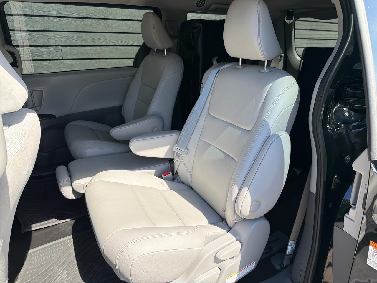Toyota Sienna L FWD 7-Passenger (Natl) 2020