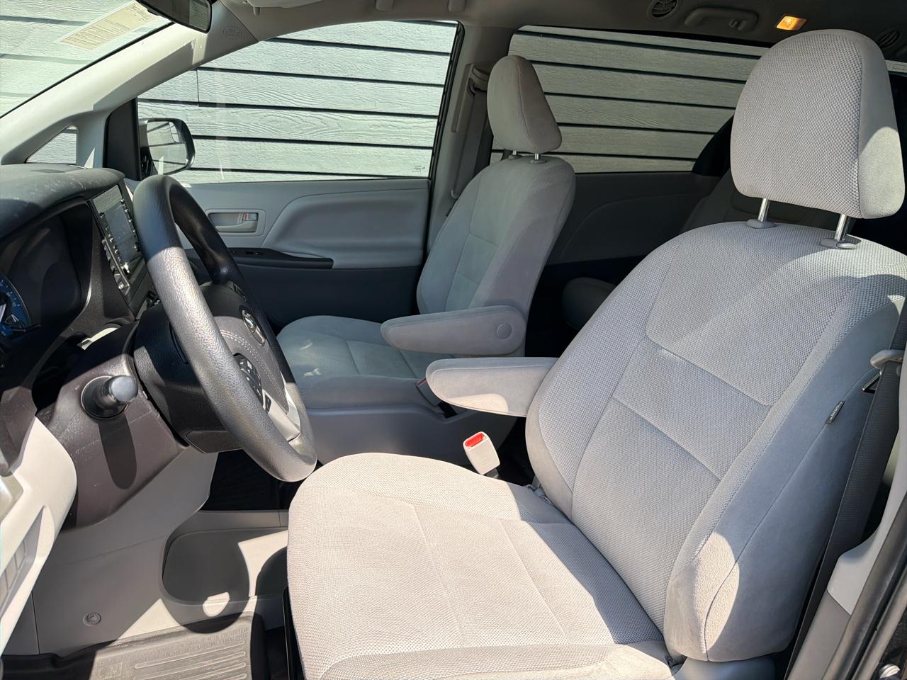 Toyota Sienna L FWD 7-Passenger (Natl) 2020