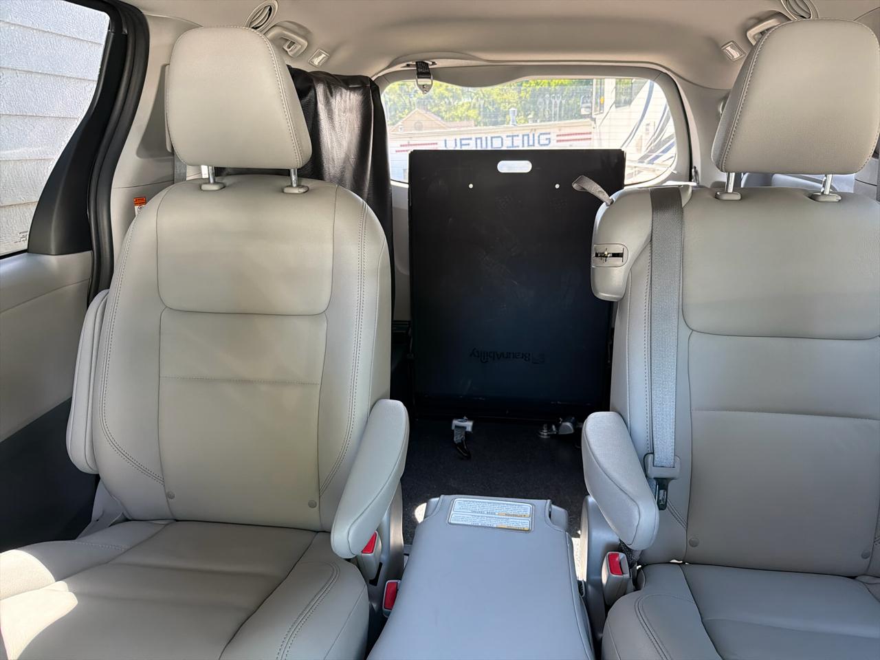 Toyota Sienna L FWD 7-Passenger (Natl) 2020