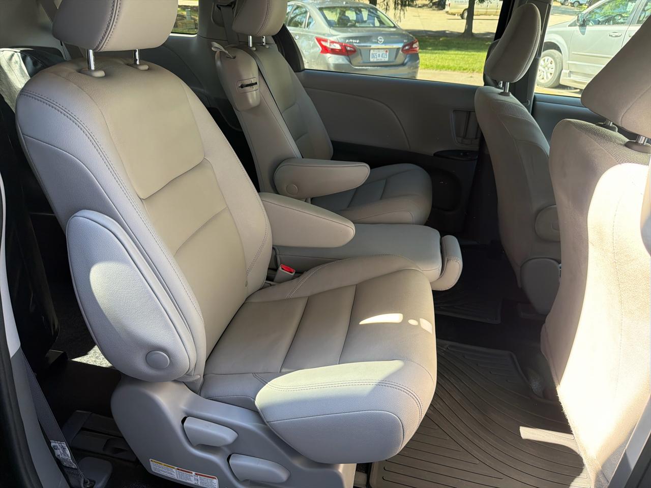 Toyota Sienna L FWD 7-Passenger (Natl) 2020
