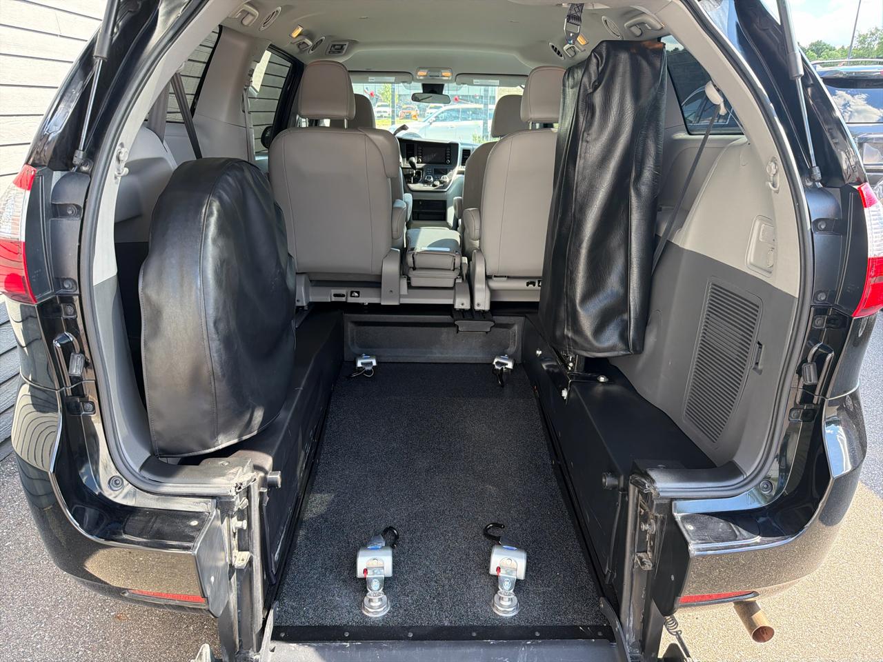 Toyota Sienna L FWD 7-Passenger (Natl) 2020