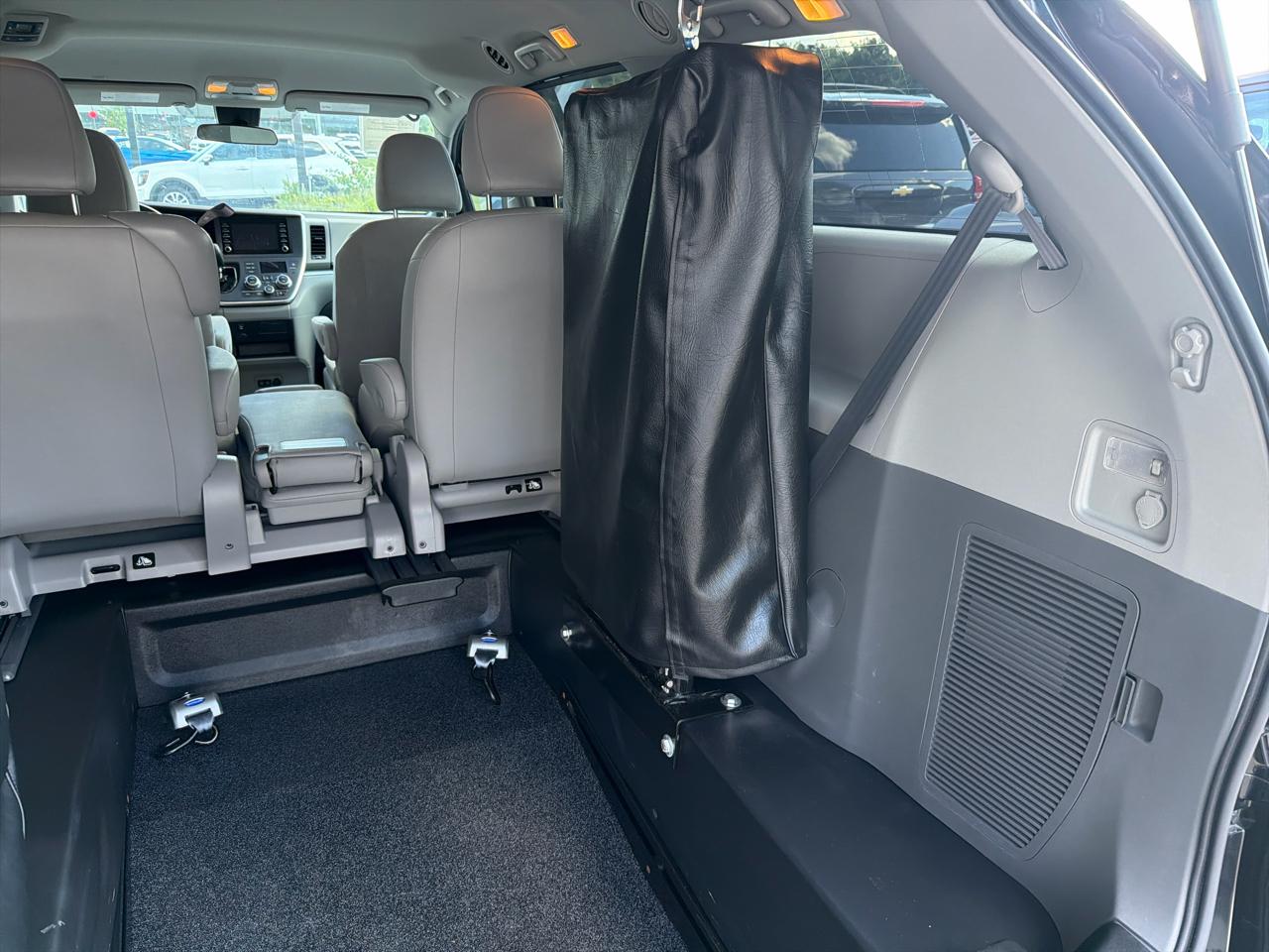 Toyota Sienna L FWD 7-Passenger (Natl) 2020