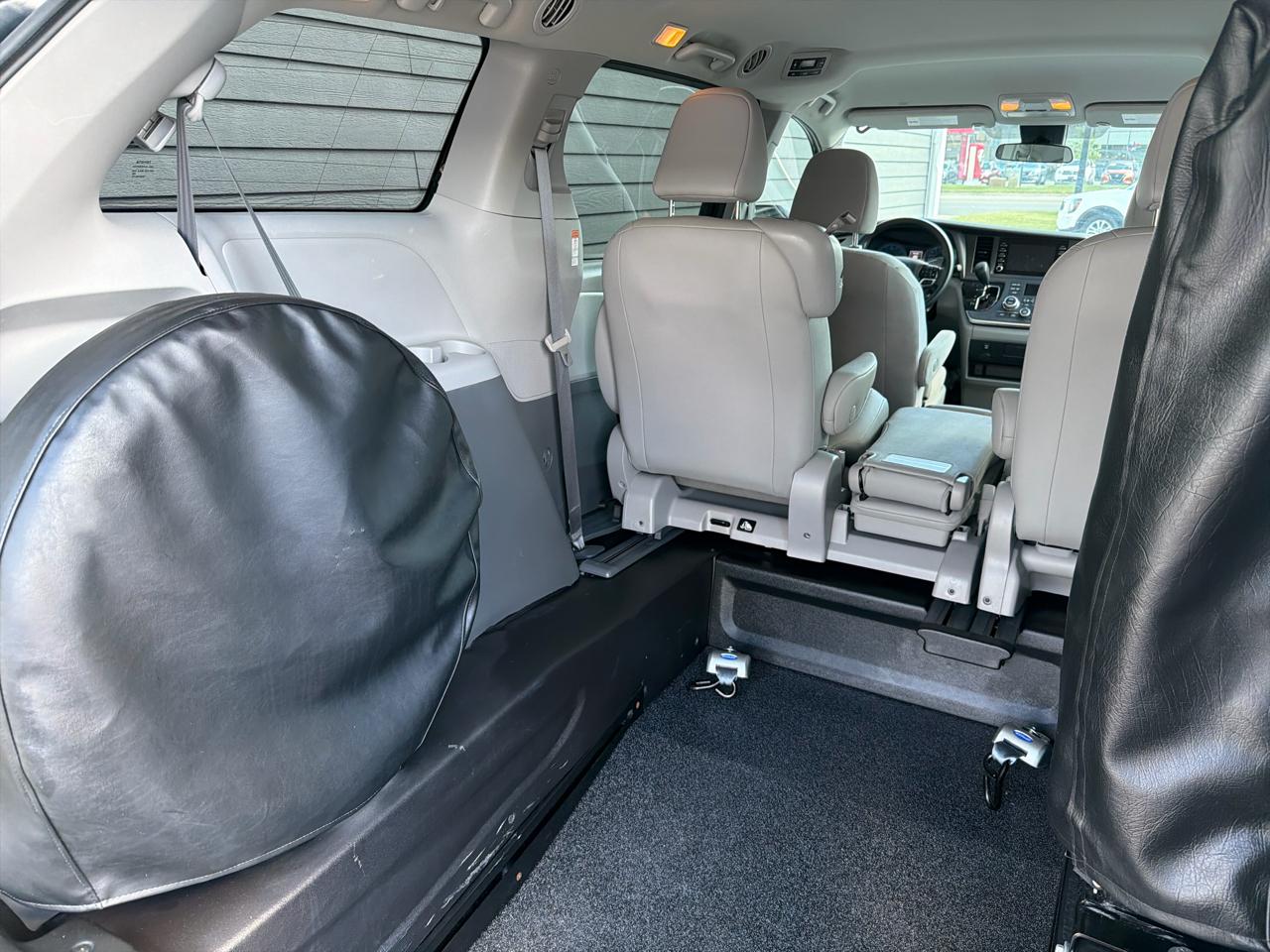 Toyota Sienna L FWD 7-Passenger (Natl) 2020
