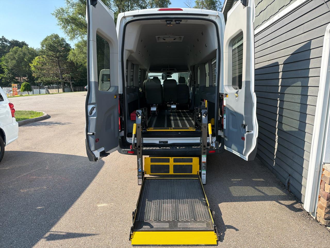 Ford Transit 350 Wagon HD High Roof XLT Dual Slide. 148 WB EL 2017