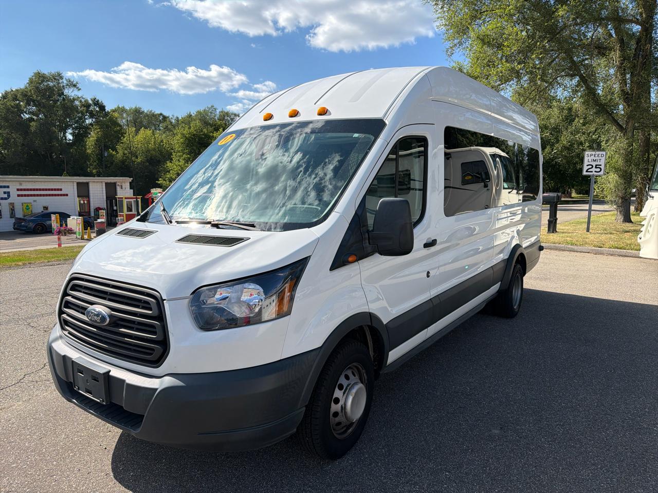 Ford Transit 350 Wagon HD High Roof XLT Dual Slide. 148 WB EL 2017