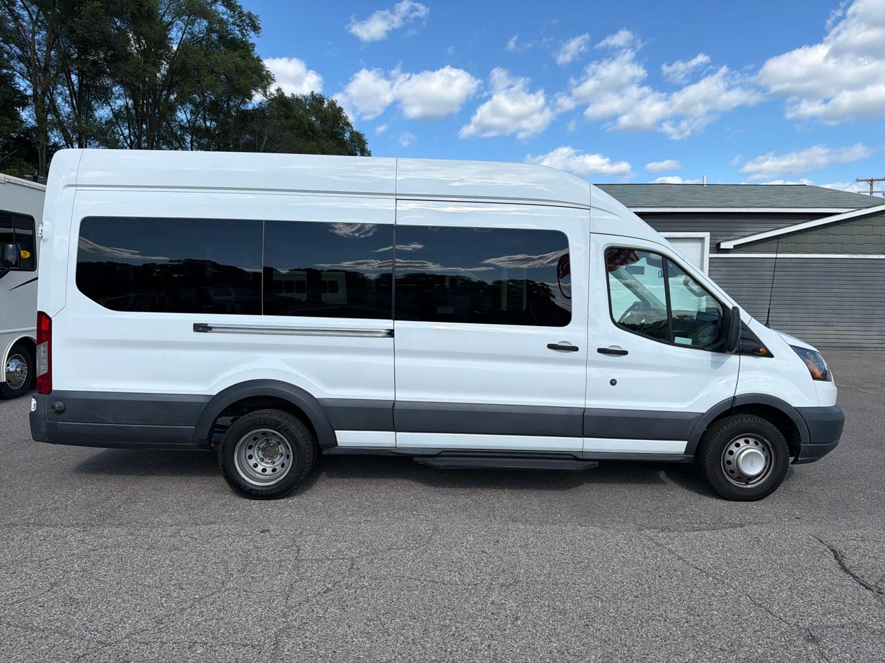 Ford Transit 350 Wagon HD High Roof XLT Dual Slide. 148 WB EL 2017