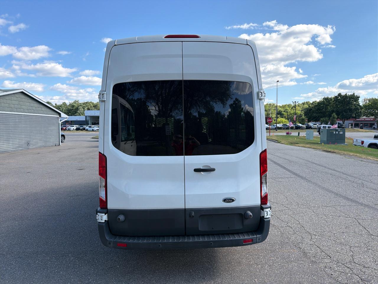 Ford Transit 350 Wagon HD High Roof XLT Dual Slide. 148 WB EL 2017