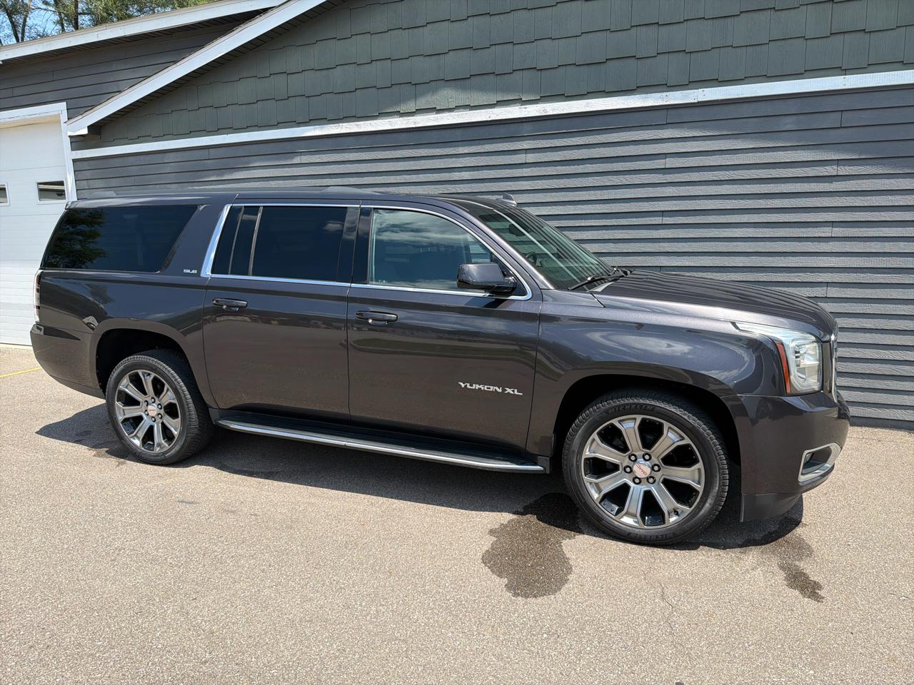 GMC Yukon XL SLE 4WD 2017