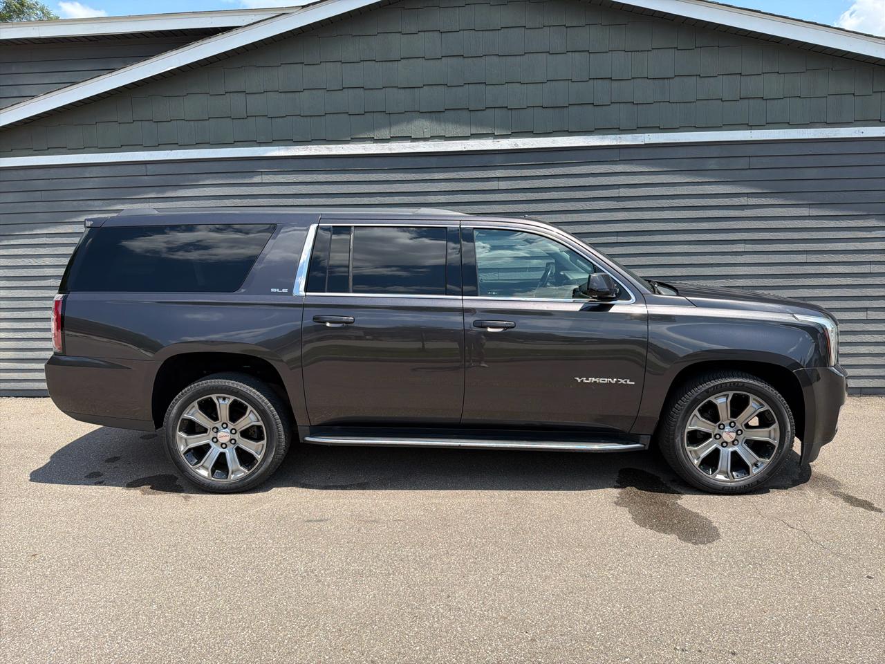 GMC Yukon XL SLE 4WD 2017