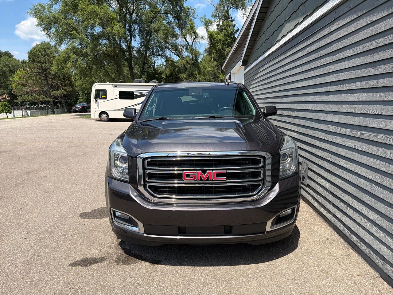 GMC Yukon XL SLE 4WD 2017