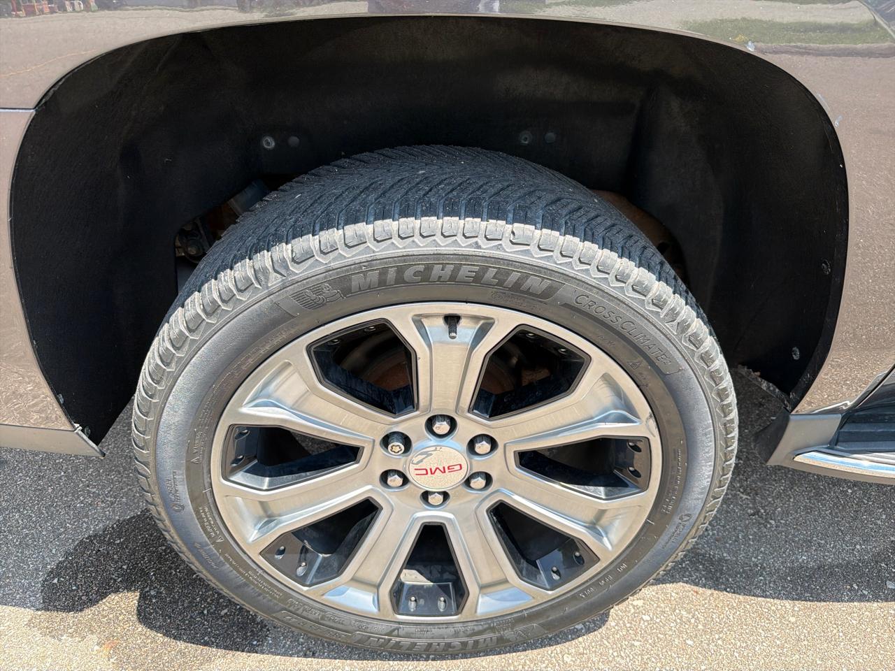 GMC Yukon XL SLE 4WD 2017