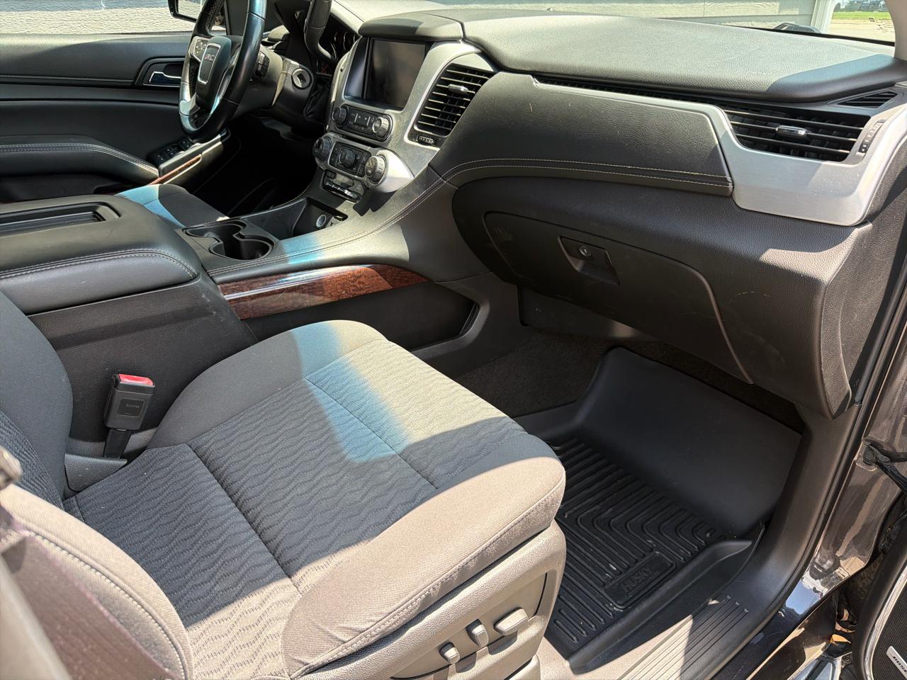 GMC Yukon XL SLE 4WD 2017