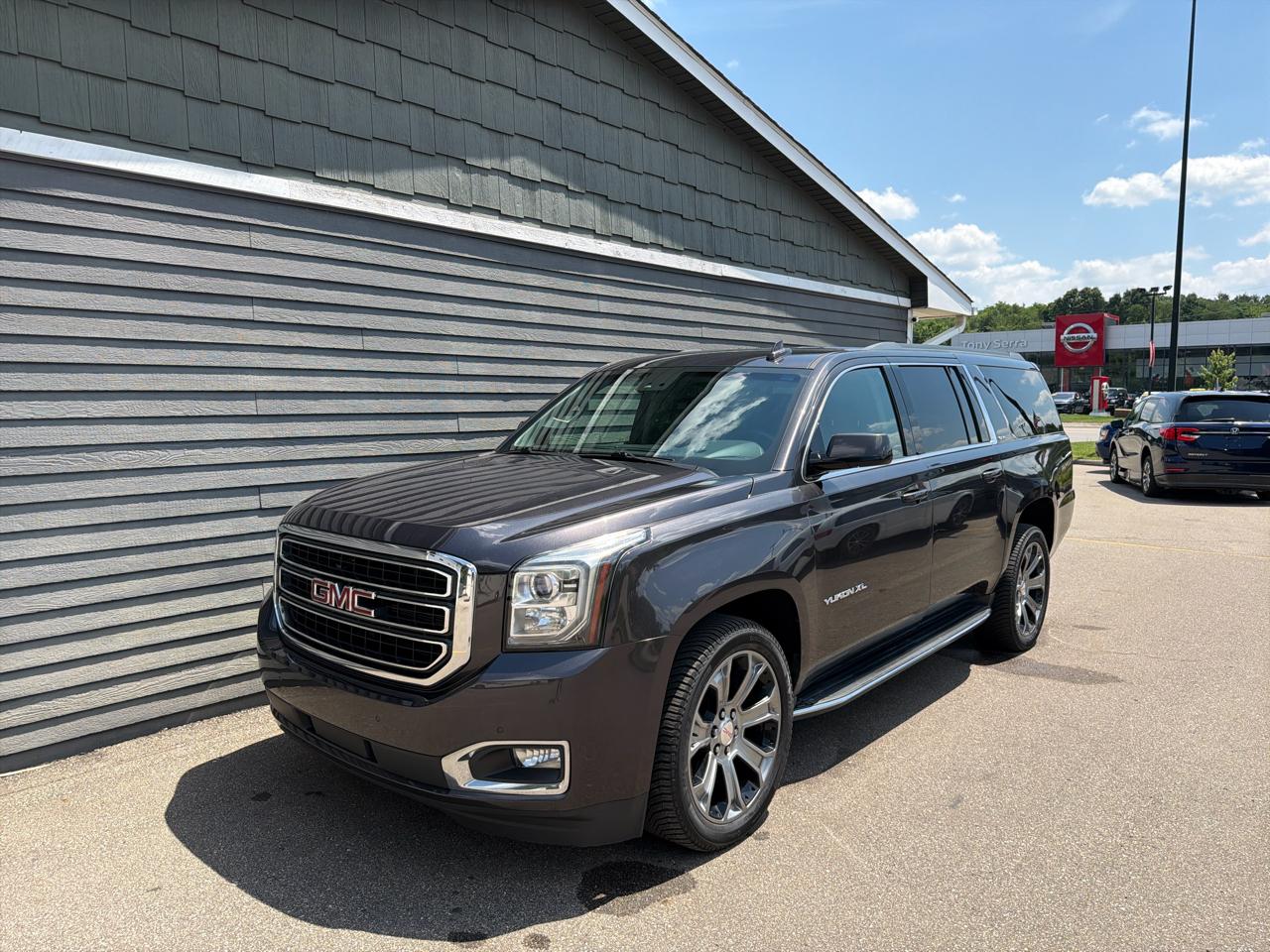 GMC Yukon XL SLE 4WD 2017