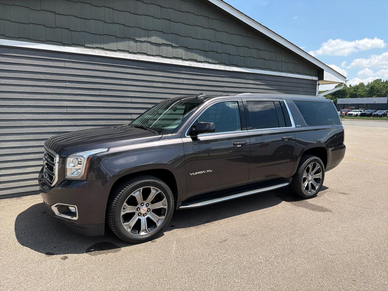 GMC Yukon XL SLE 4WD 2017