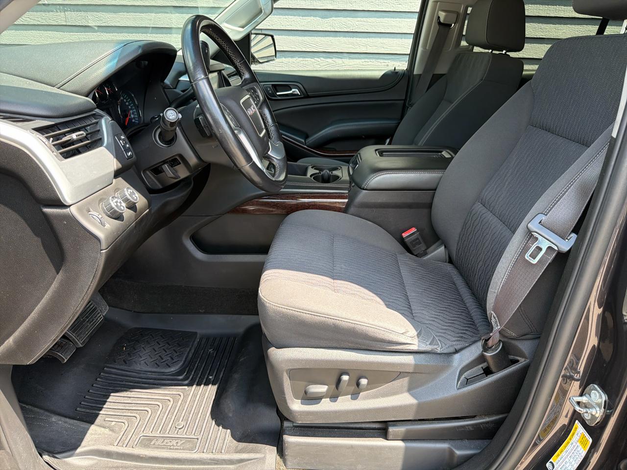 GMC Yukon XL SLE 4WD 2017