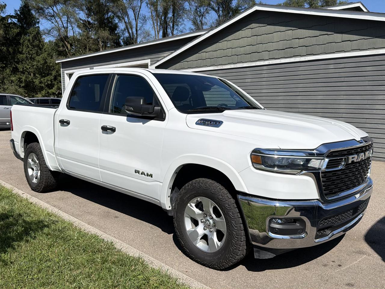 RAM 1500 Big Horn 4x4 Crew Cab 5'7" Box 2025