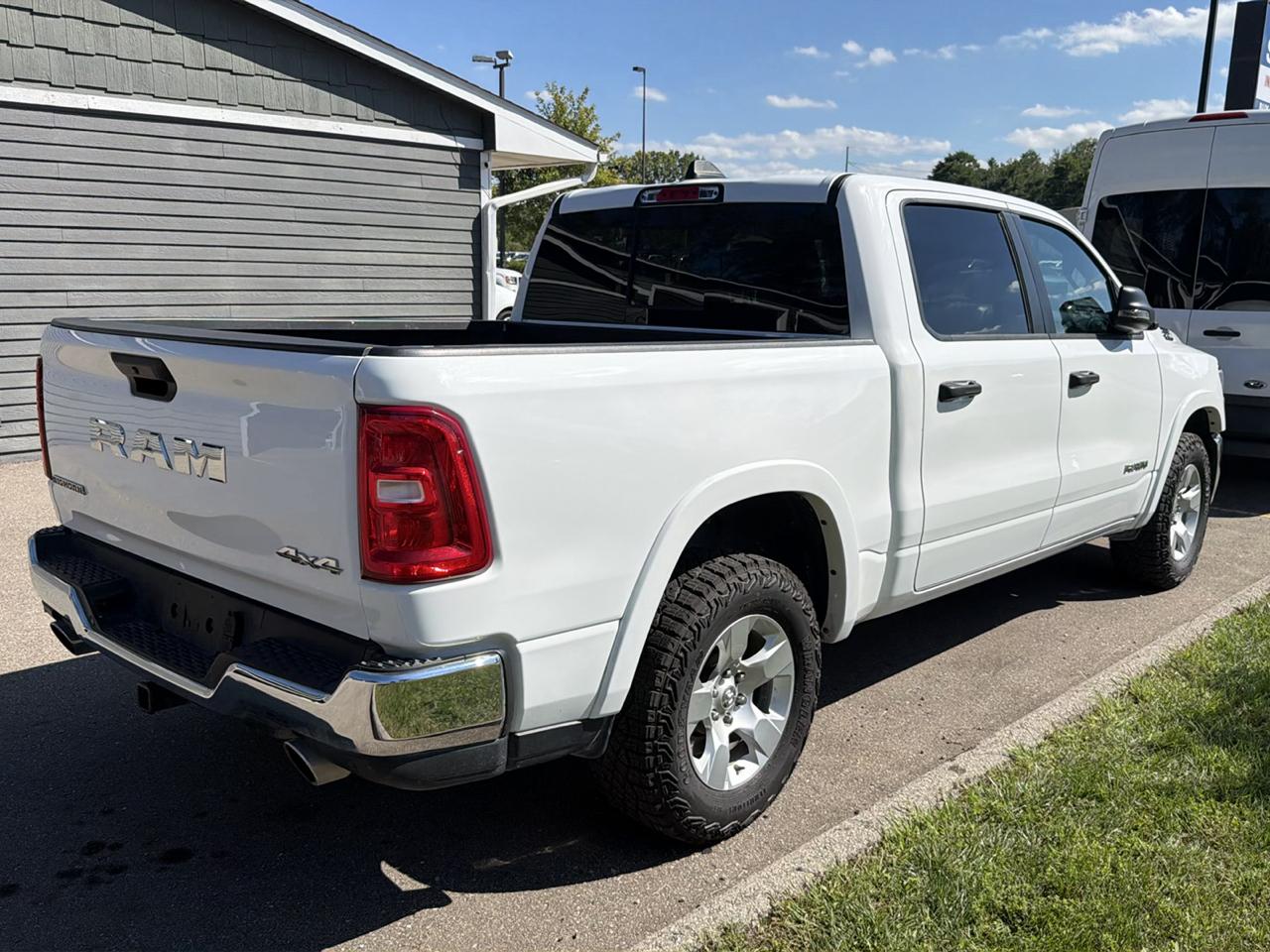 RAM 1500 Big Horn 4x4 Crew Cab 5'7" Box 2025