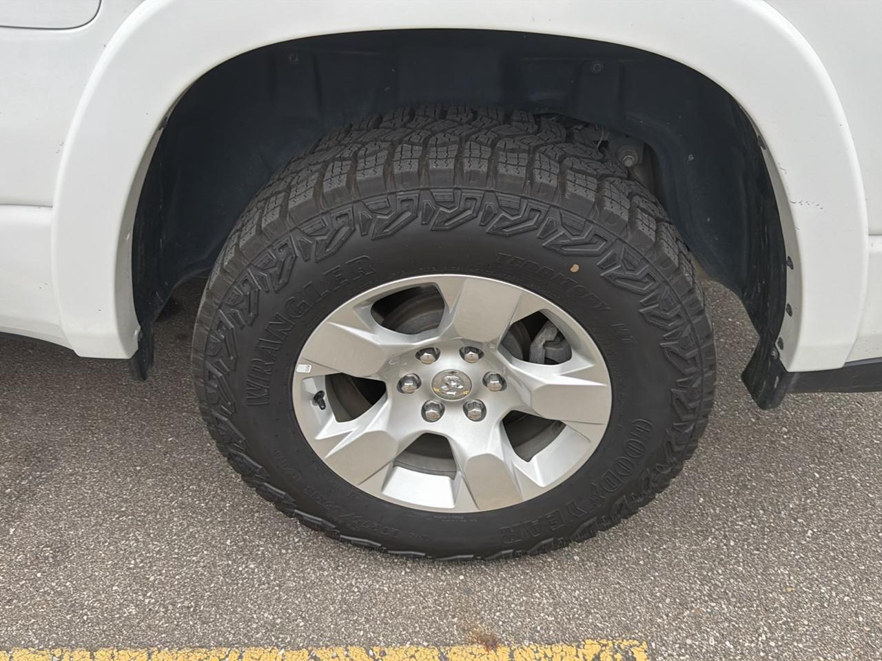 RAM 1500 Big Horn 4x4 Crew Cab 5'7" Box 2025