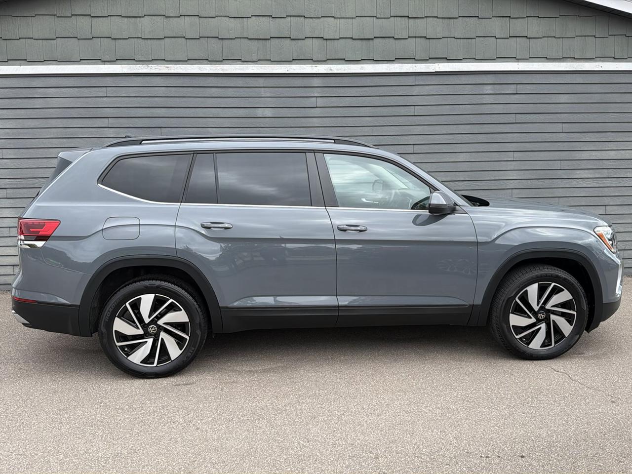 Volkswagen Atlas 2.0T SE w/Technology 4MOTION 2026