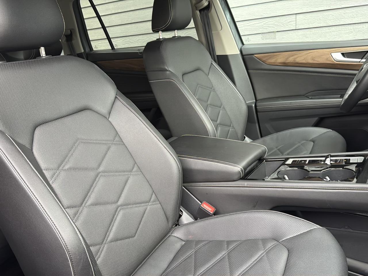 Volkswagen Atlas 2.0T SE w/Technology 4MOTION 2026