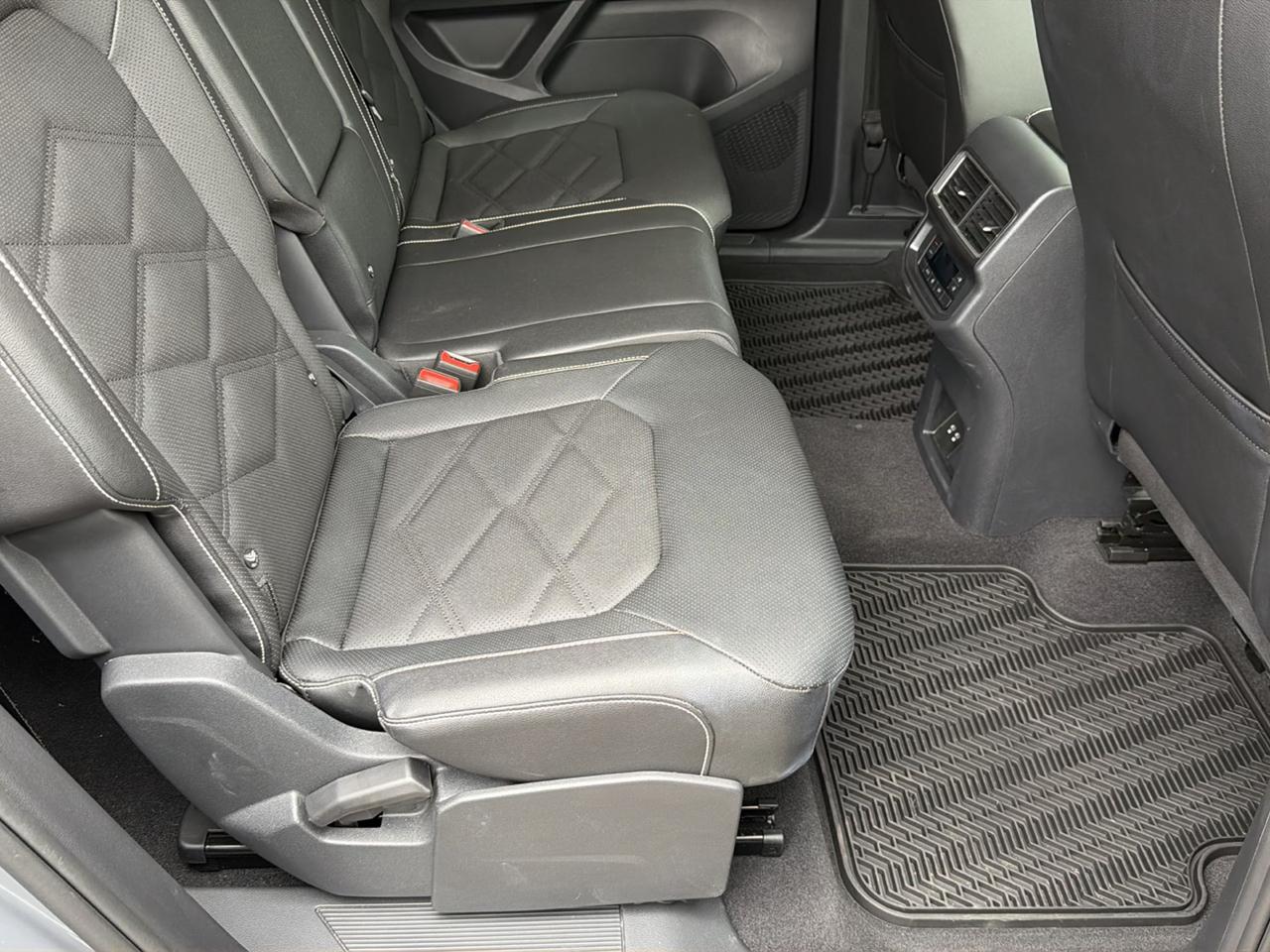 Volkswagen Atlas 2.0T SE w/Technology 4MOTION 2026