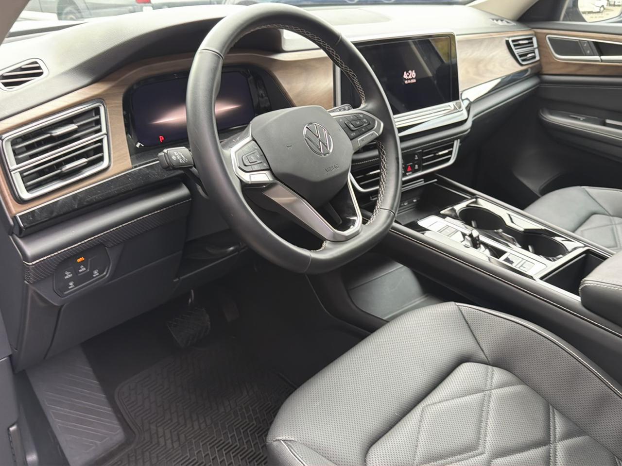 Volkswagen Atlas 2.0T SE w/Technology 4MOTION 2026