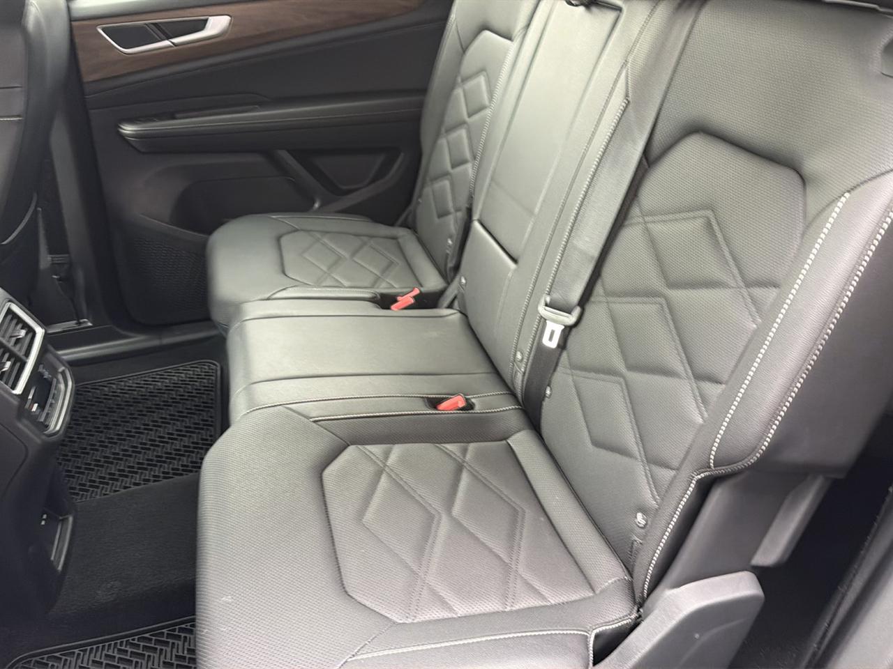 Volkswagen Atlas 2.0T SE w/Technology 4MOTION 2026
