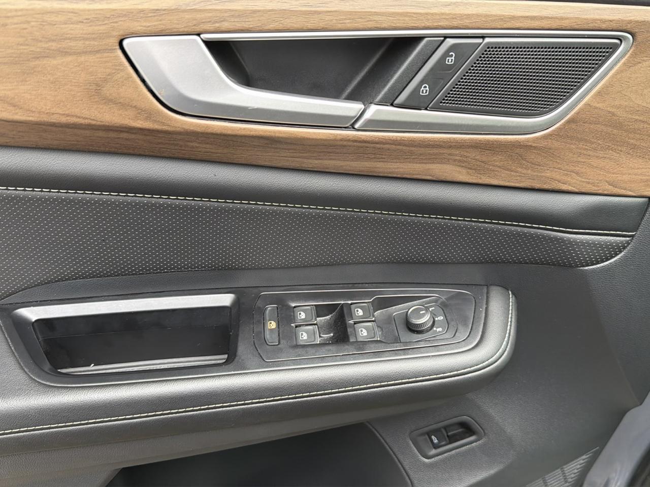 Volkswagen Atlas 2.0T SE w/Technology 4MOTION 2026