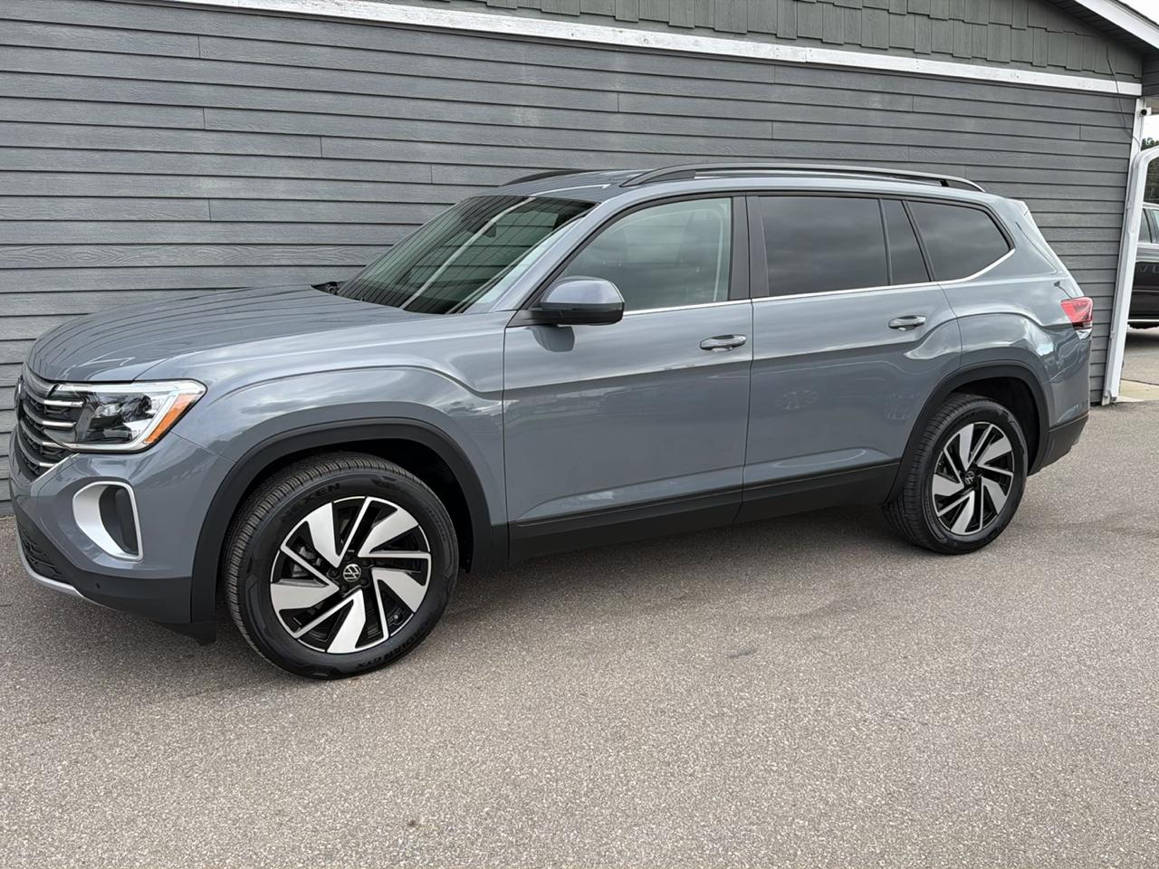 Volkswagen Atlas 2.0T SE w/Technology 4MOTION 2026