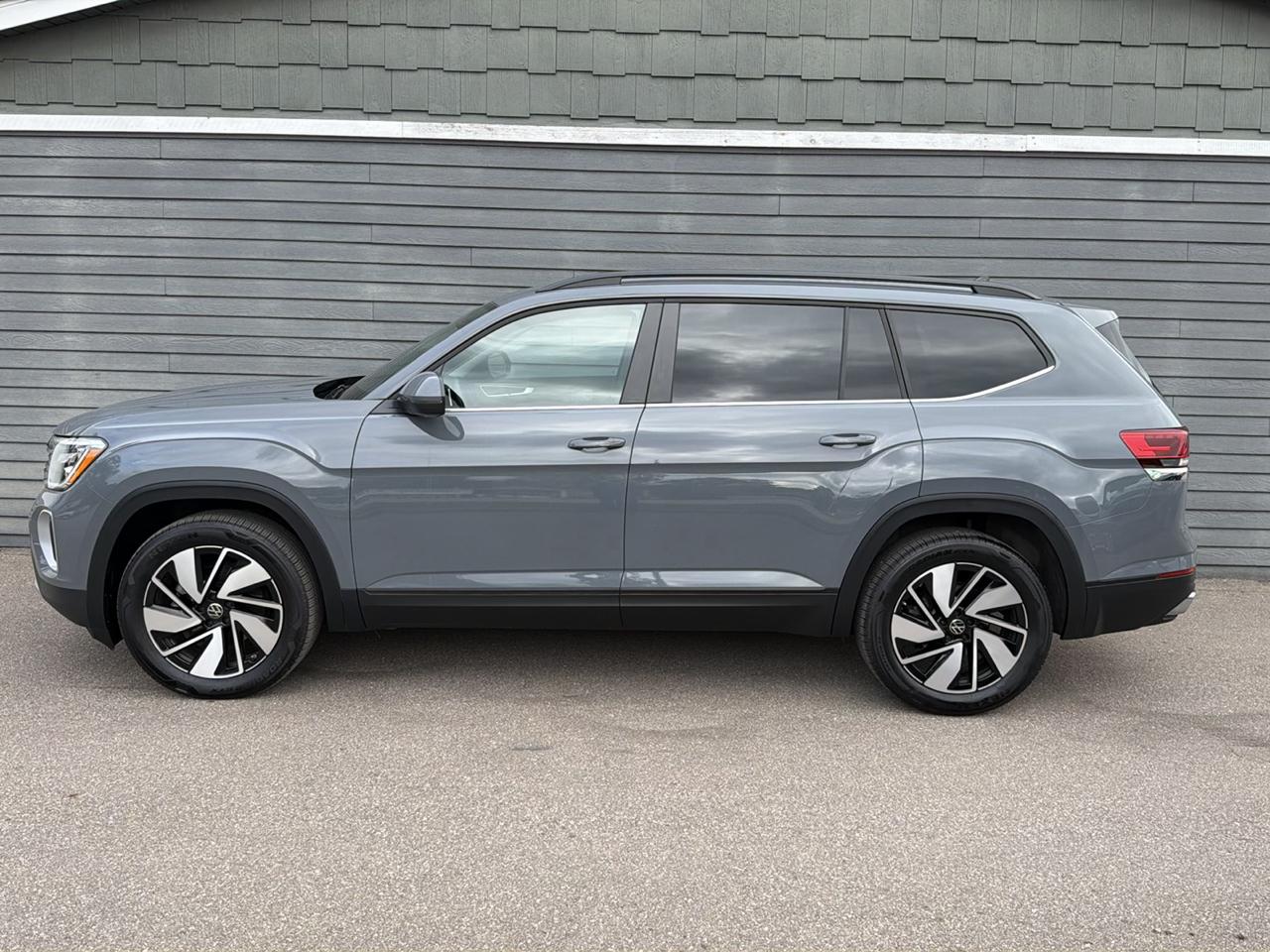 Volkswagen Atlas 2.0T SE w/Technology 4MOTION 2026
