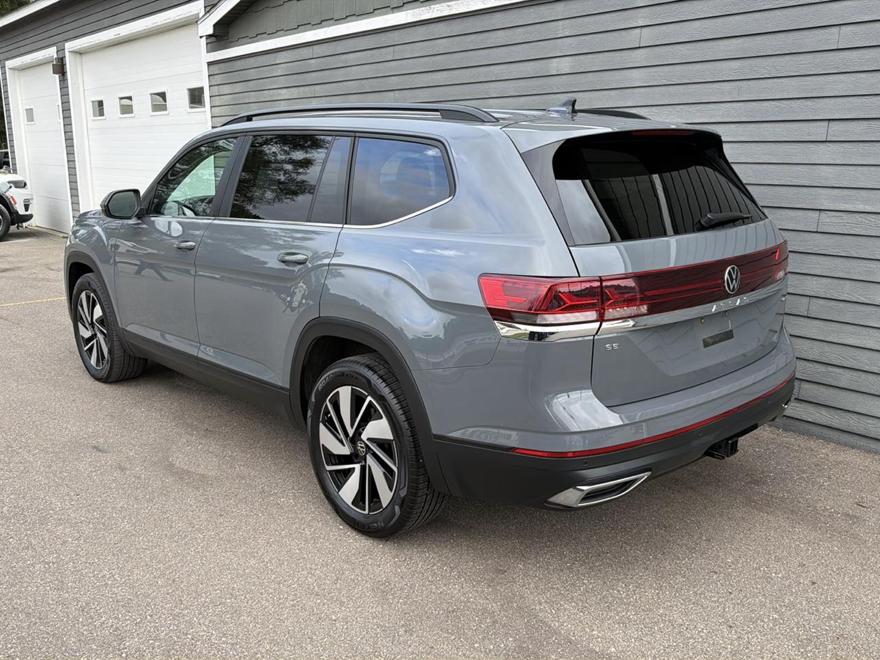 Volkswagen Atlas 2.0T SE w/Technology 4MOTION 2026