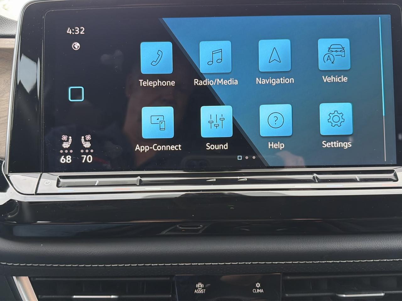 Volkswagen Atlas 2.0T SE w/Technology 4MOTION 2026