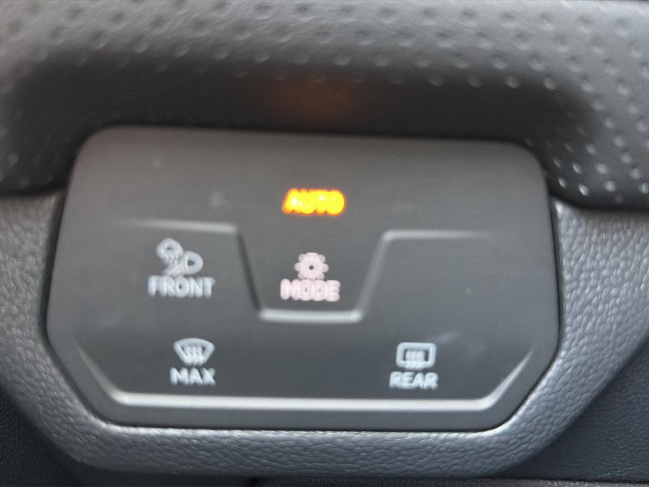Volkswagen Atlas 2.0T SE w/Technology 4MOTION 2026