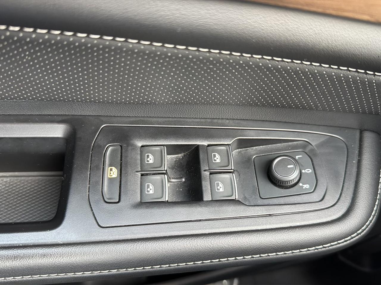 Volkswagen Atlas 2.0T SE w/Technology 4MOTION 2026