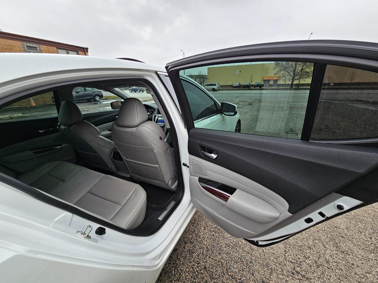 Acura TLX FWD w/Technology Pkg 2017