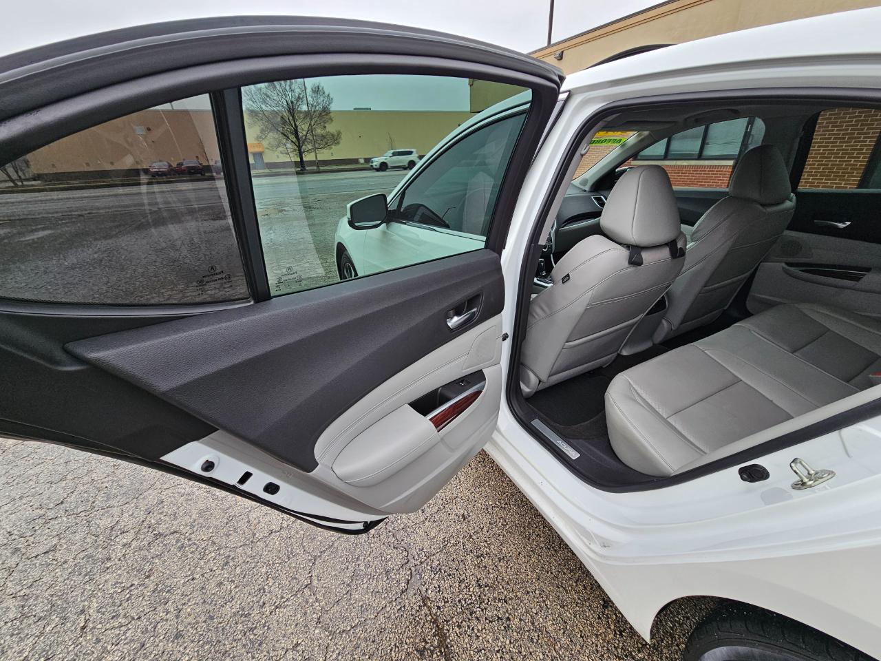 Acura TLX FWD w/Technology Pkg 2017