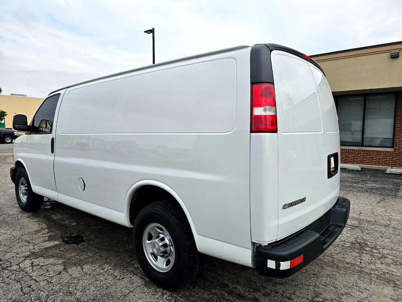 Chevrolet Express Cargo Van RWD 2500 135" 2019