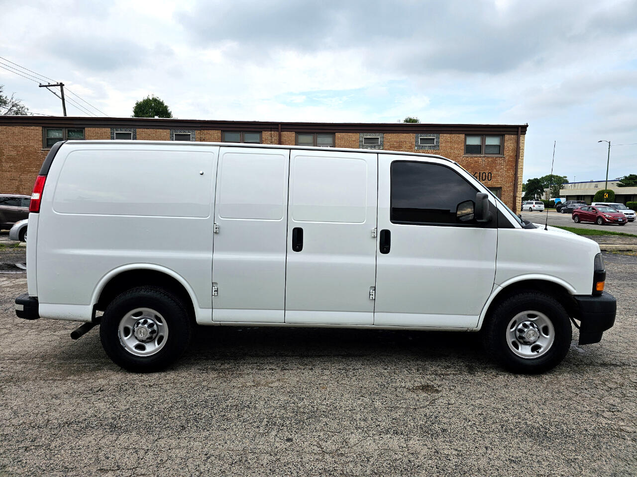 Chevrolet Express Cargo Van RWD 2500 135" 2019