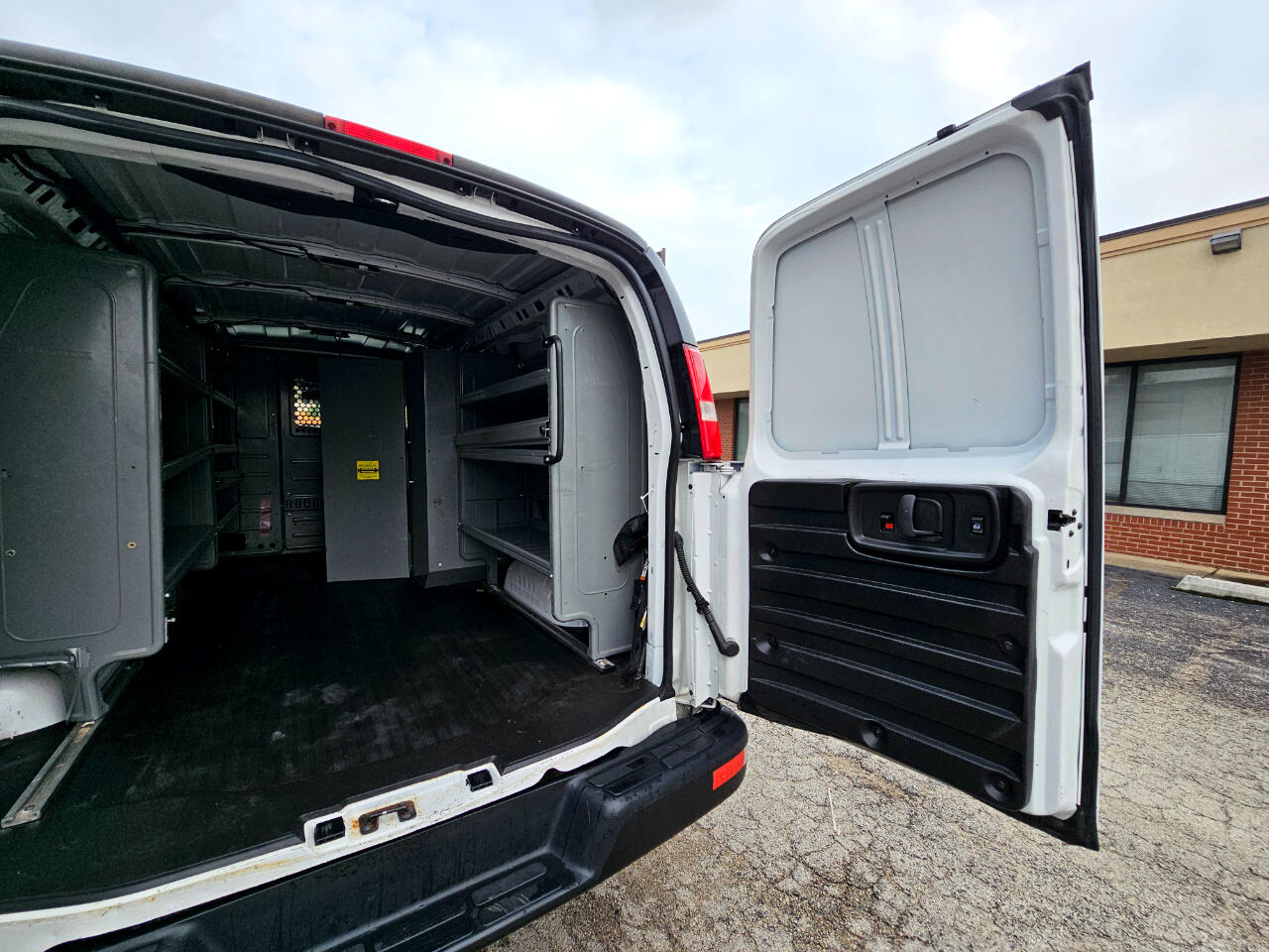 Chevrolet Express Cargo Van RWD 2500 135" 2019