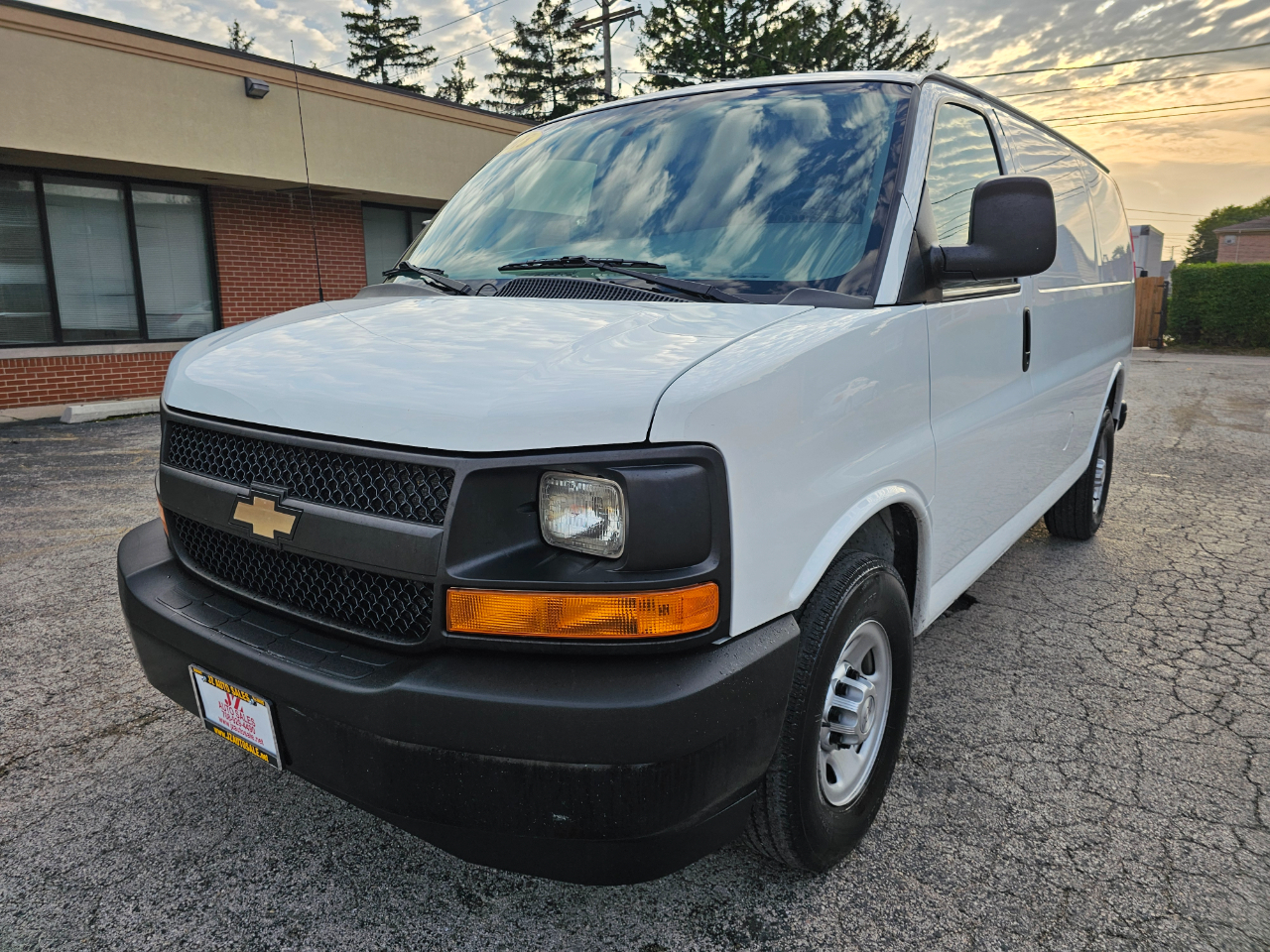 Chevrolet Express Cargo Van RWD 2500 135" 2017