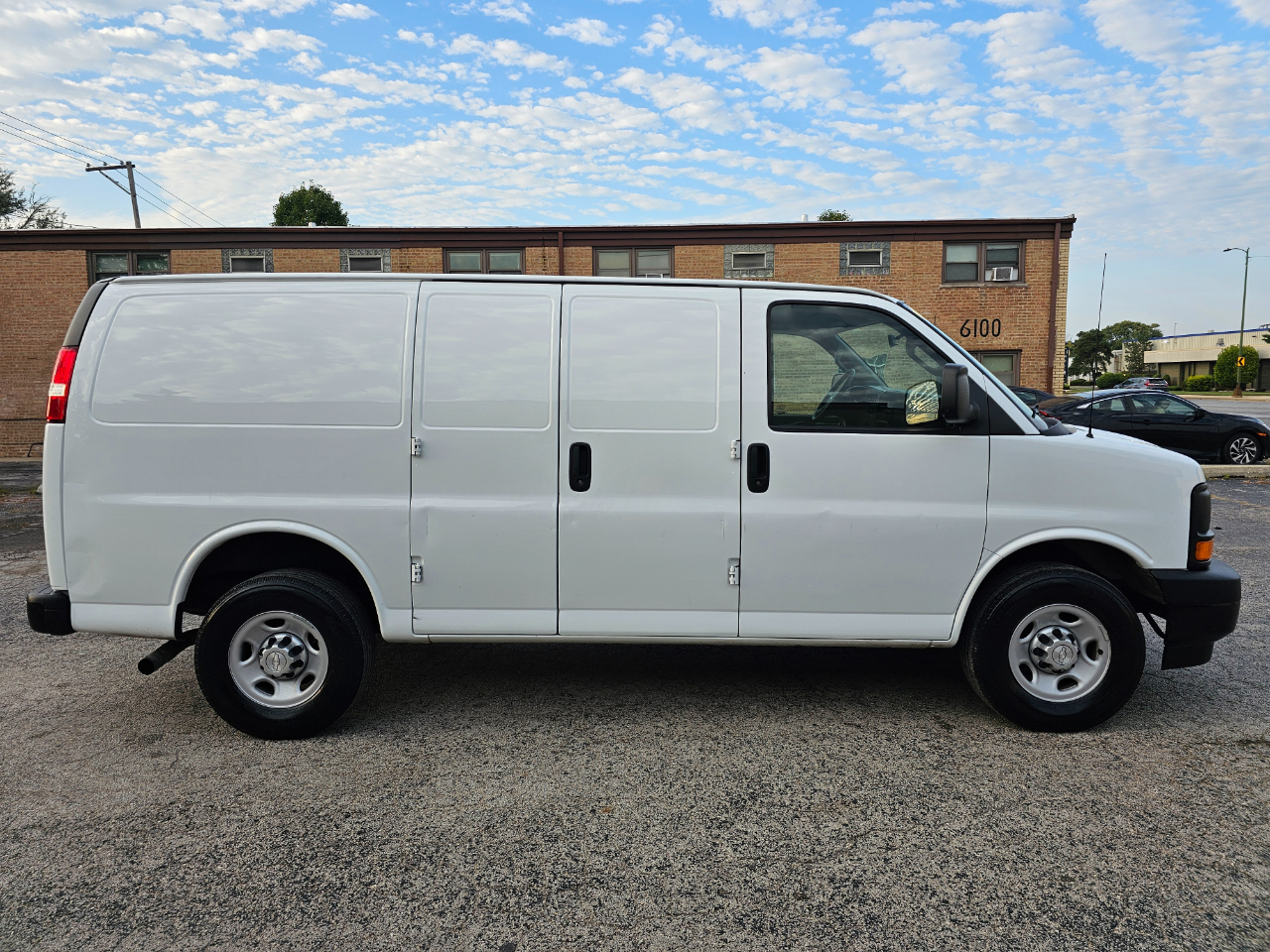 Chevrolet Express Cargo Van RWD 2500 135" 2017