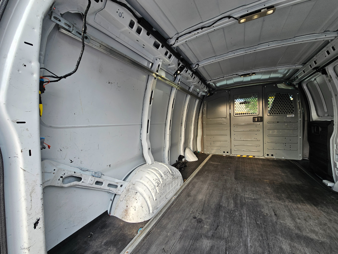 Chevrolet Express Cargo Van RWD 2500 135" 2017