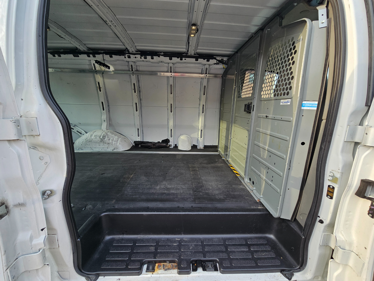 Chevrolet Express Cargo Van RWD 2500 135" 2017