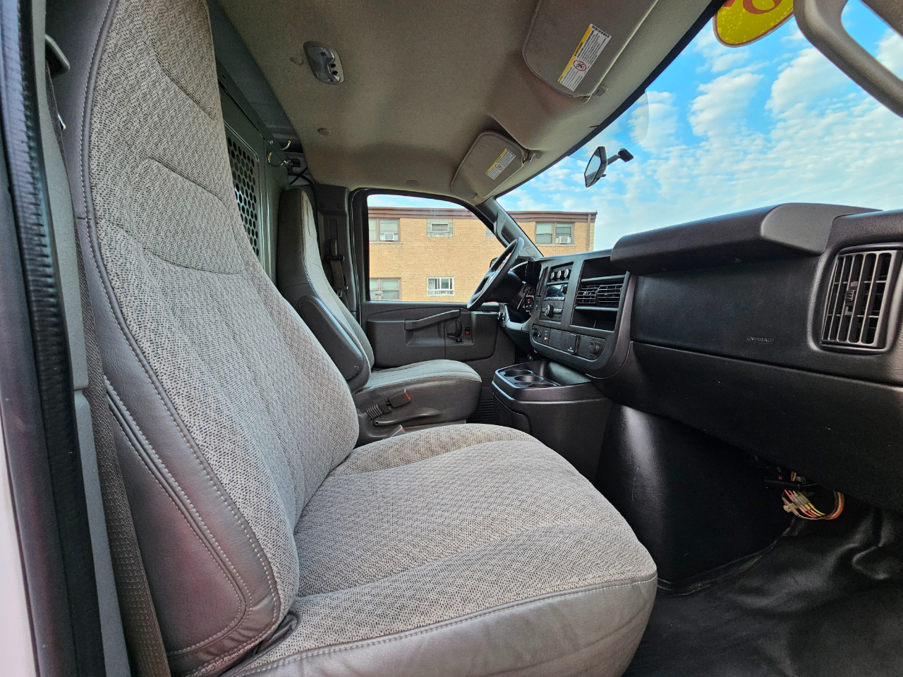 Chevrolet Express Cargo Van RWD 2500 135" 2017