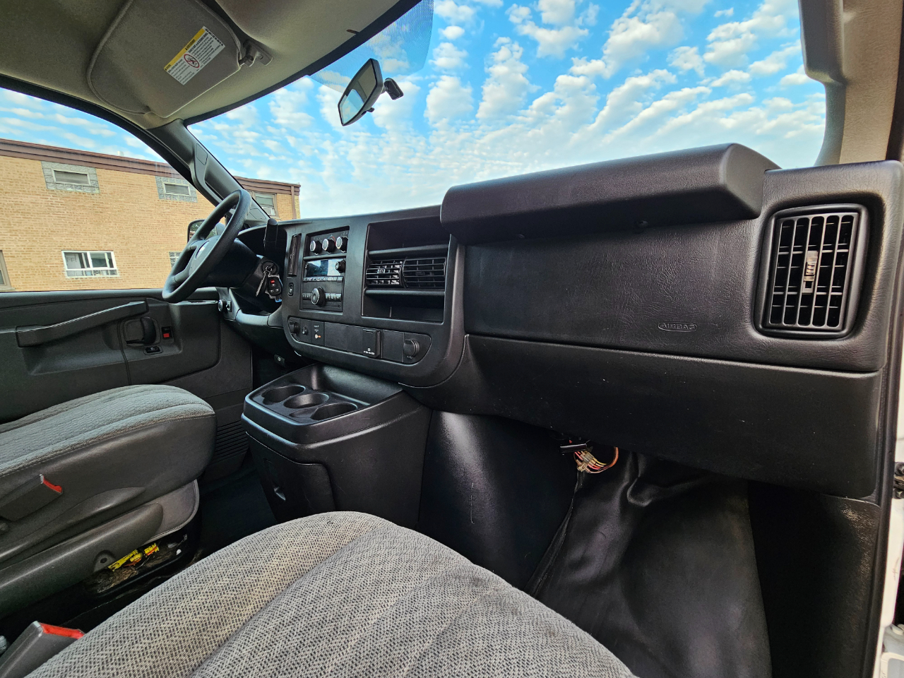 Chevrolet Express Cargo Van RWD 2500 135" 2017