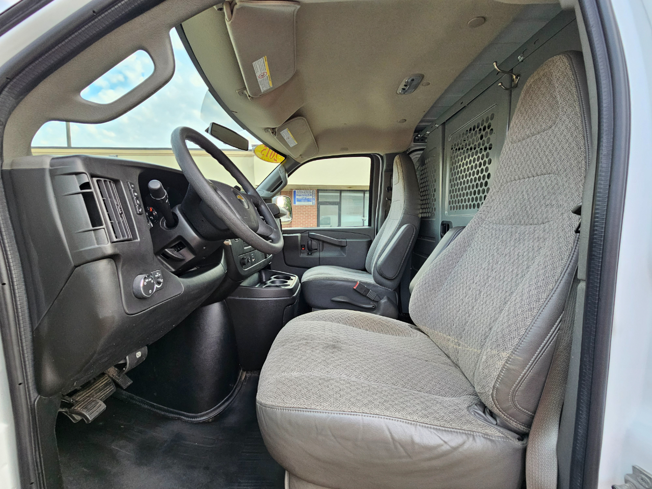 Chevrolet Express Cargo Van RWD 2500 135" 2017