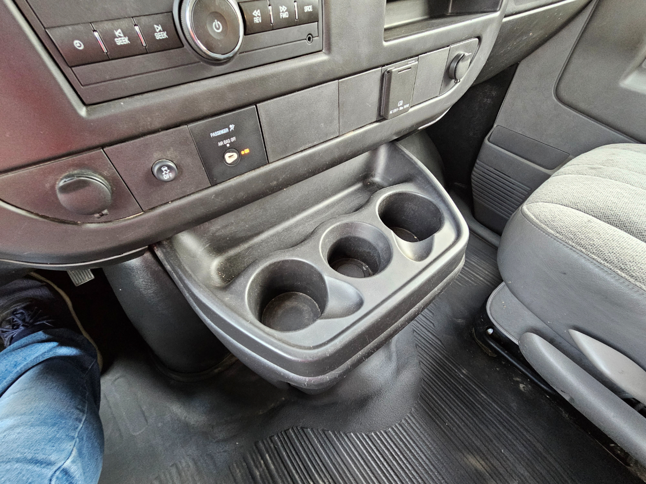 Chevrolet Express Cargo Van RWD 2500 135" 2017